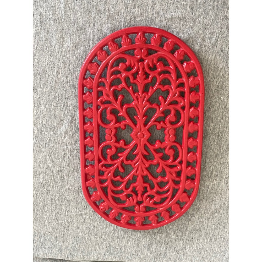 Unbranded Trivet Home OS Red Excellent Cast Iron Oval Filigree Scrollwork Footed